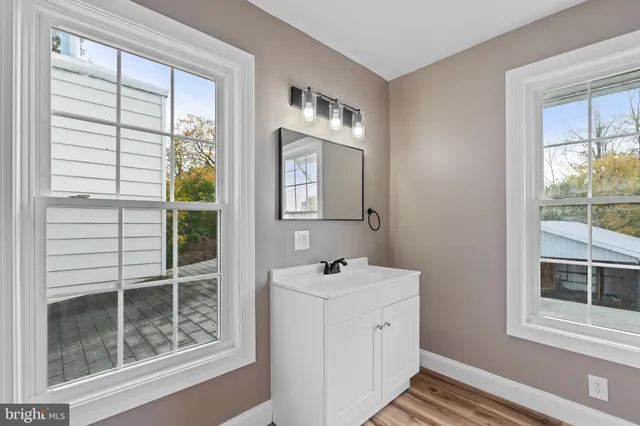 $325,000 | 318 South Main Street, Elmer, NJ 08318