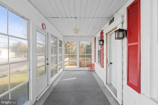 $325,000 | 318 South Main Street, Elmer, NJ 08318