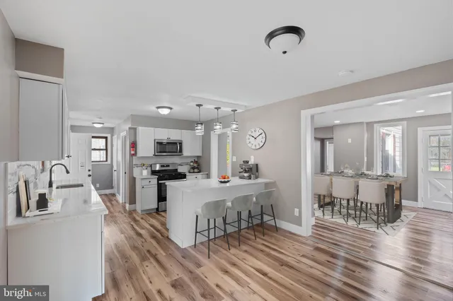 $325,000 | 318 South Main Street, Elmer, NJ 08318