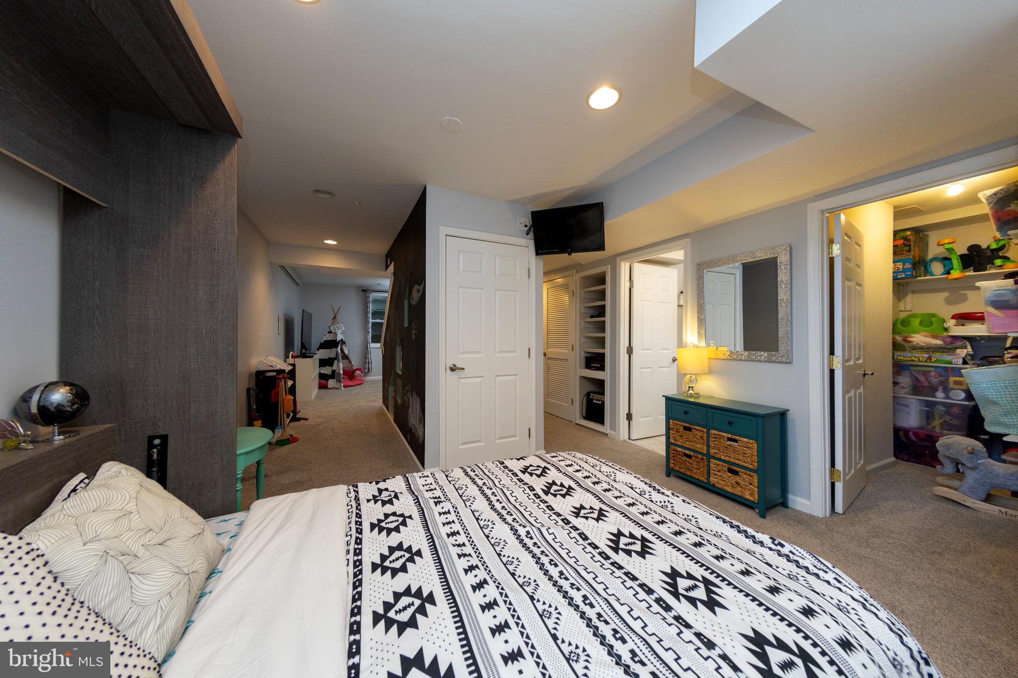 2513 Farrier Lane Reston, VA 20191 - Photo 36 of 51 Gallery Image 36