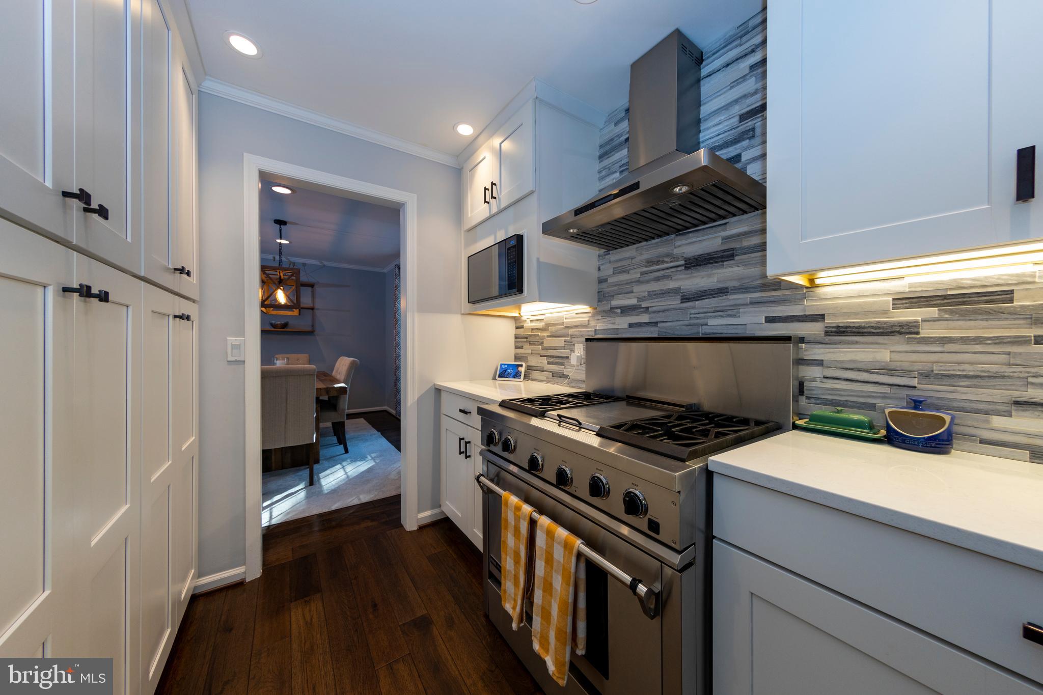 2513 Farrier Lane Reston, VA 20191 - Photo 9 of 51 JennAir Range with Hood