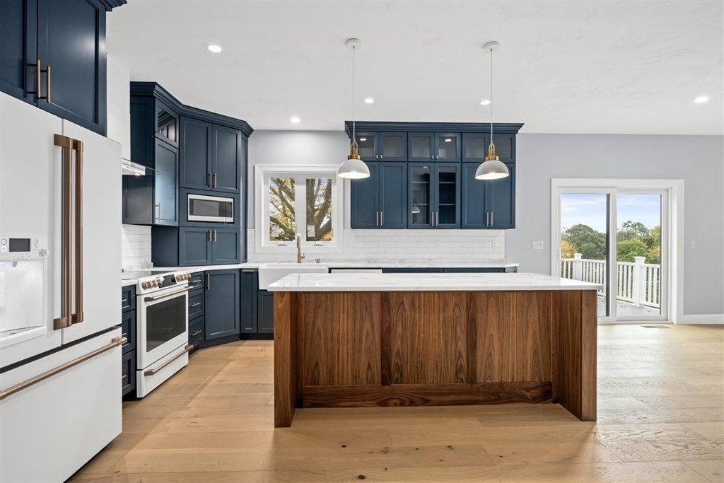 1 Fiske Hill Road Sturbridge, MA 01566 - Photo 4 of 42 Gallery Image 4