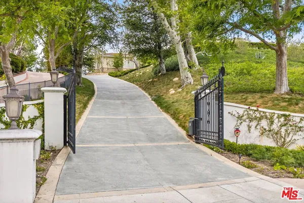 $5,999,000 | 1403 Kingsboro Court, Westlake Village, CA 91362
