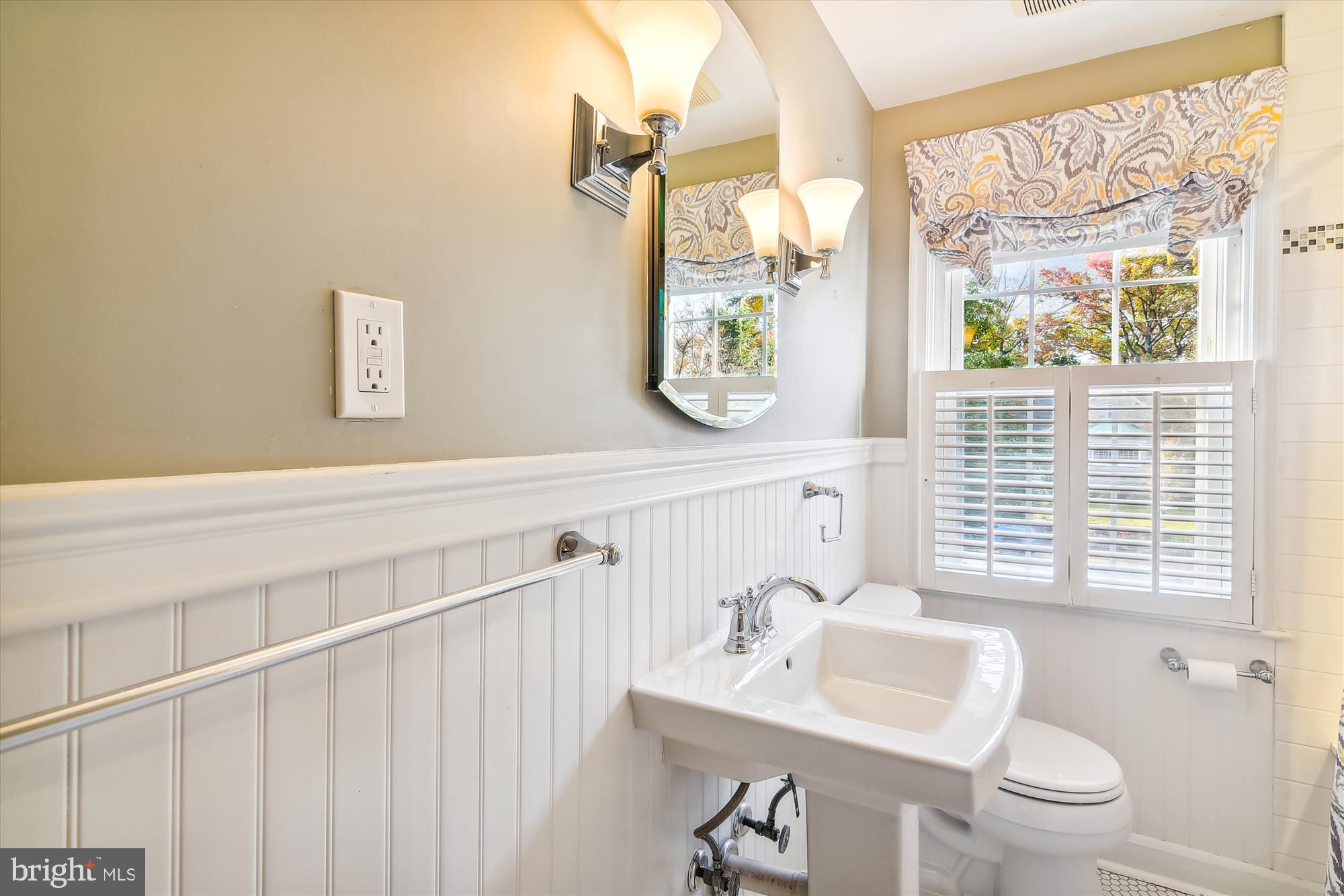 1626 Myamby Road Towson, MD 21286 - Photo 19 of 28 Hall Full Bath