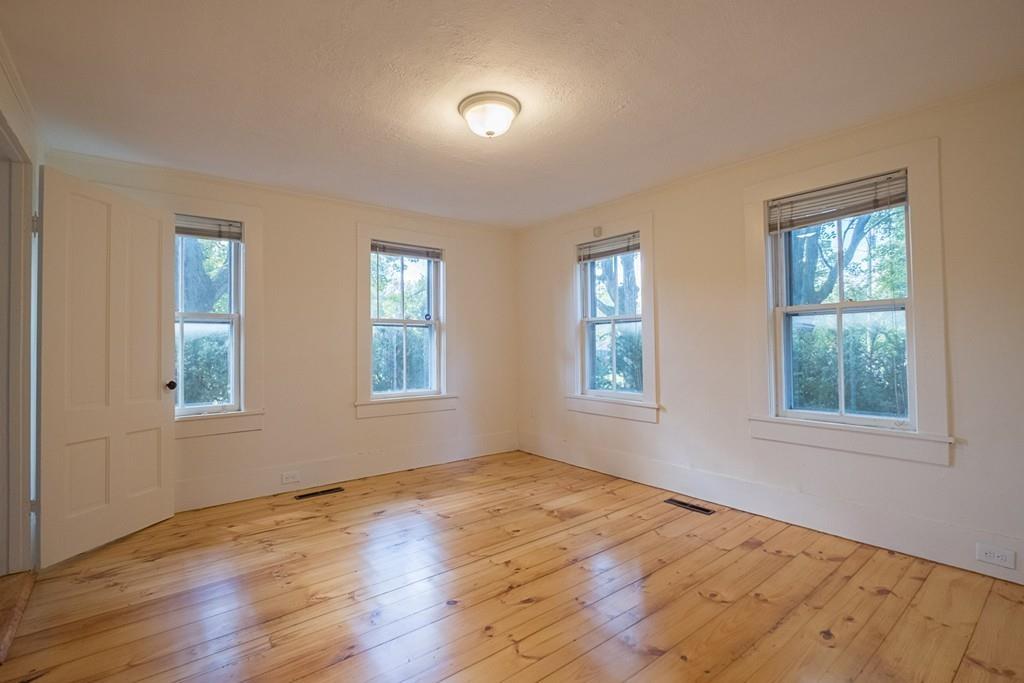 114 Old Amherst Road Sunderland, MA 01375 - Photo 11 of 28 Gallery Image 11