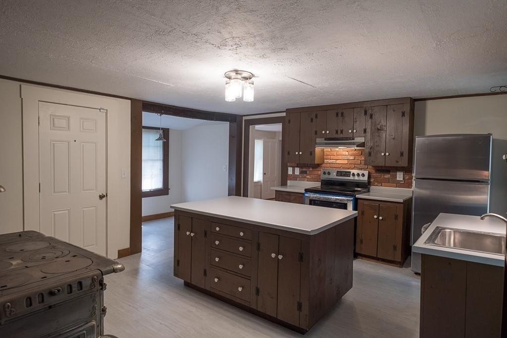 114 Old Amherst Road Sunderland, MA 01375 - Photo 7 of 28 Gallery Image 7