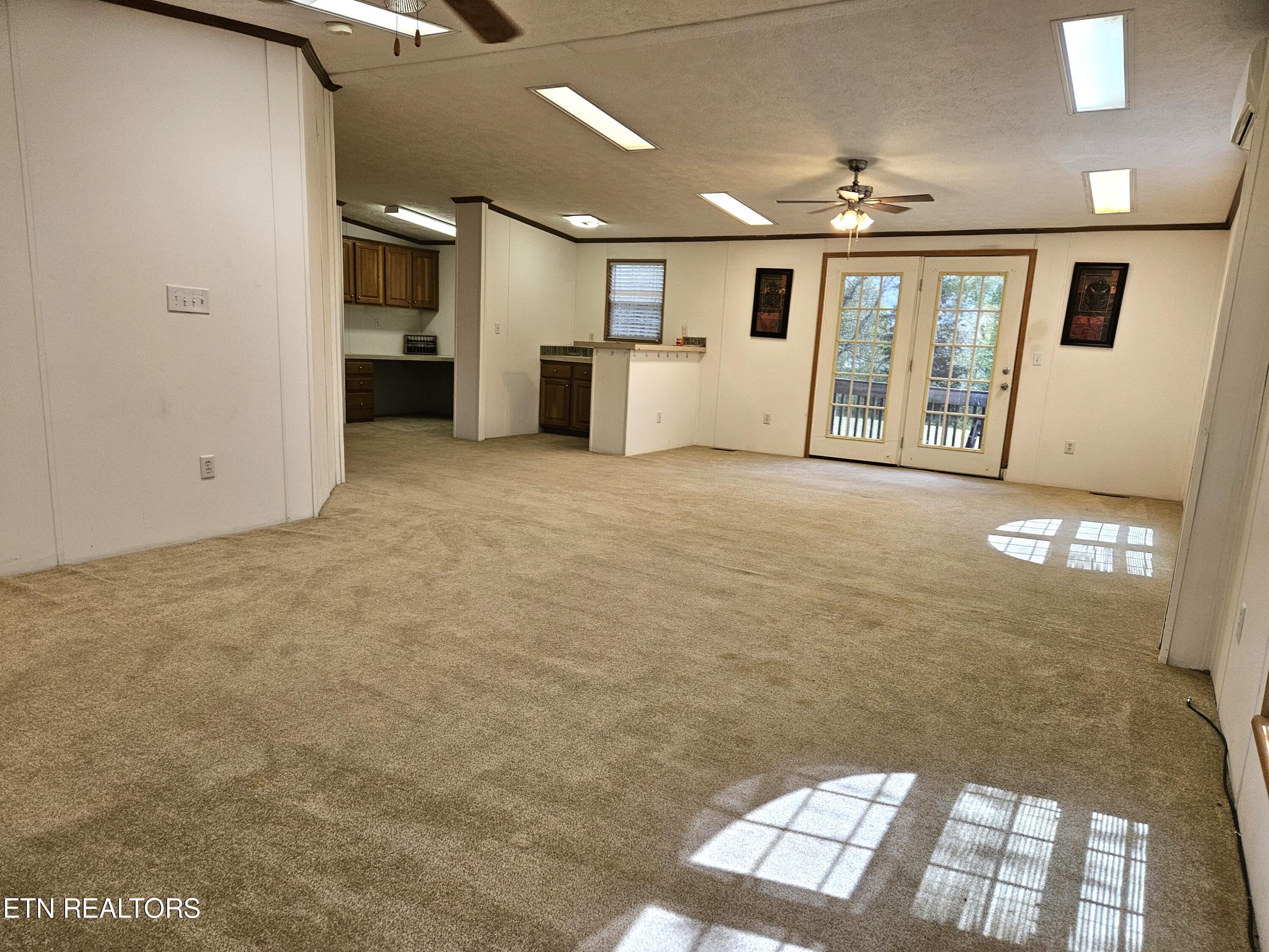 275 Ollis Road Oliver Springs, TN 37840 - Photo 18 of 26 HUGE Rec Room!