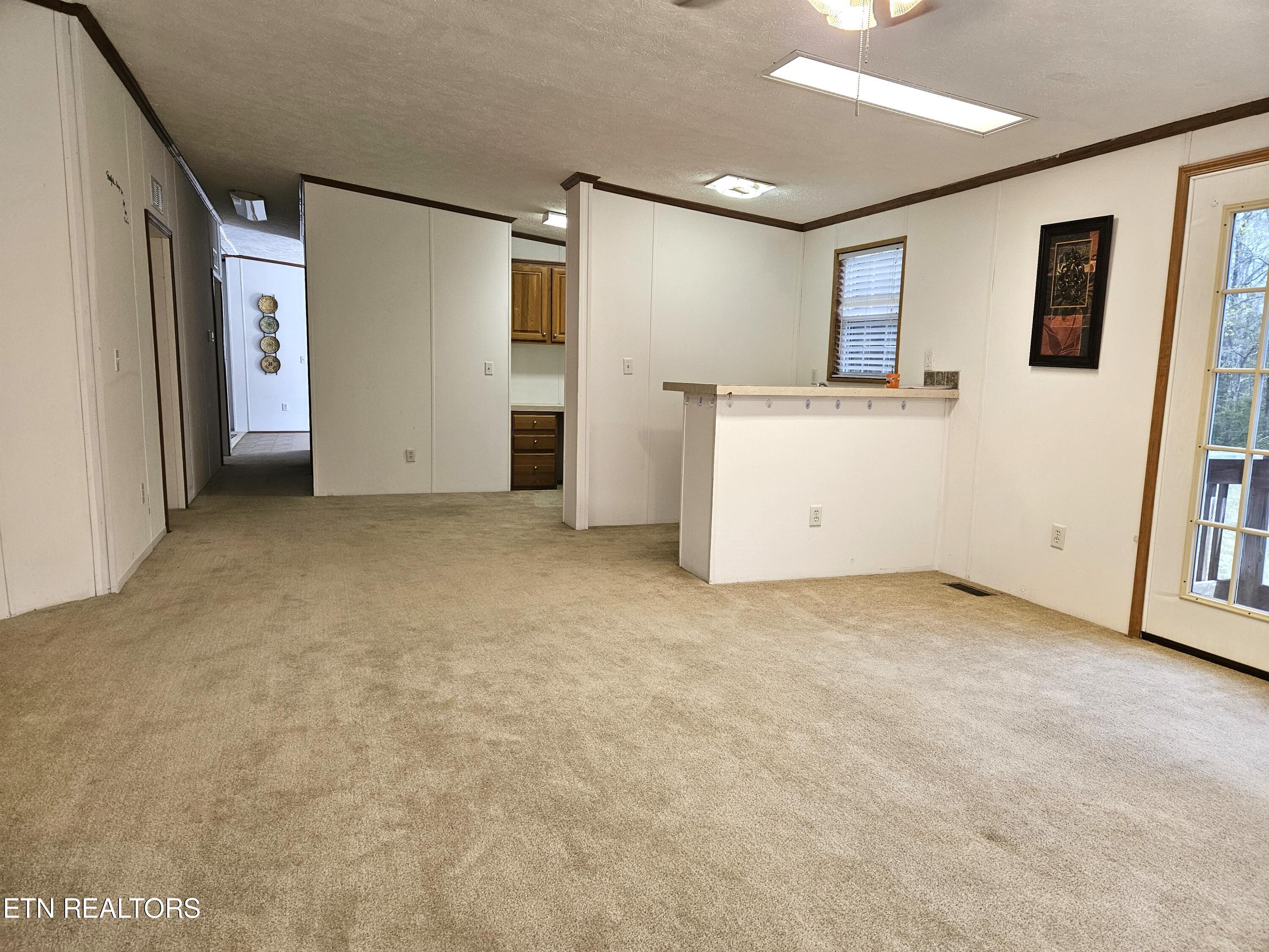 275 Ollis Road Oliver Springs, TN 37840 - Photo 20 of 26 Bar area