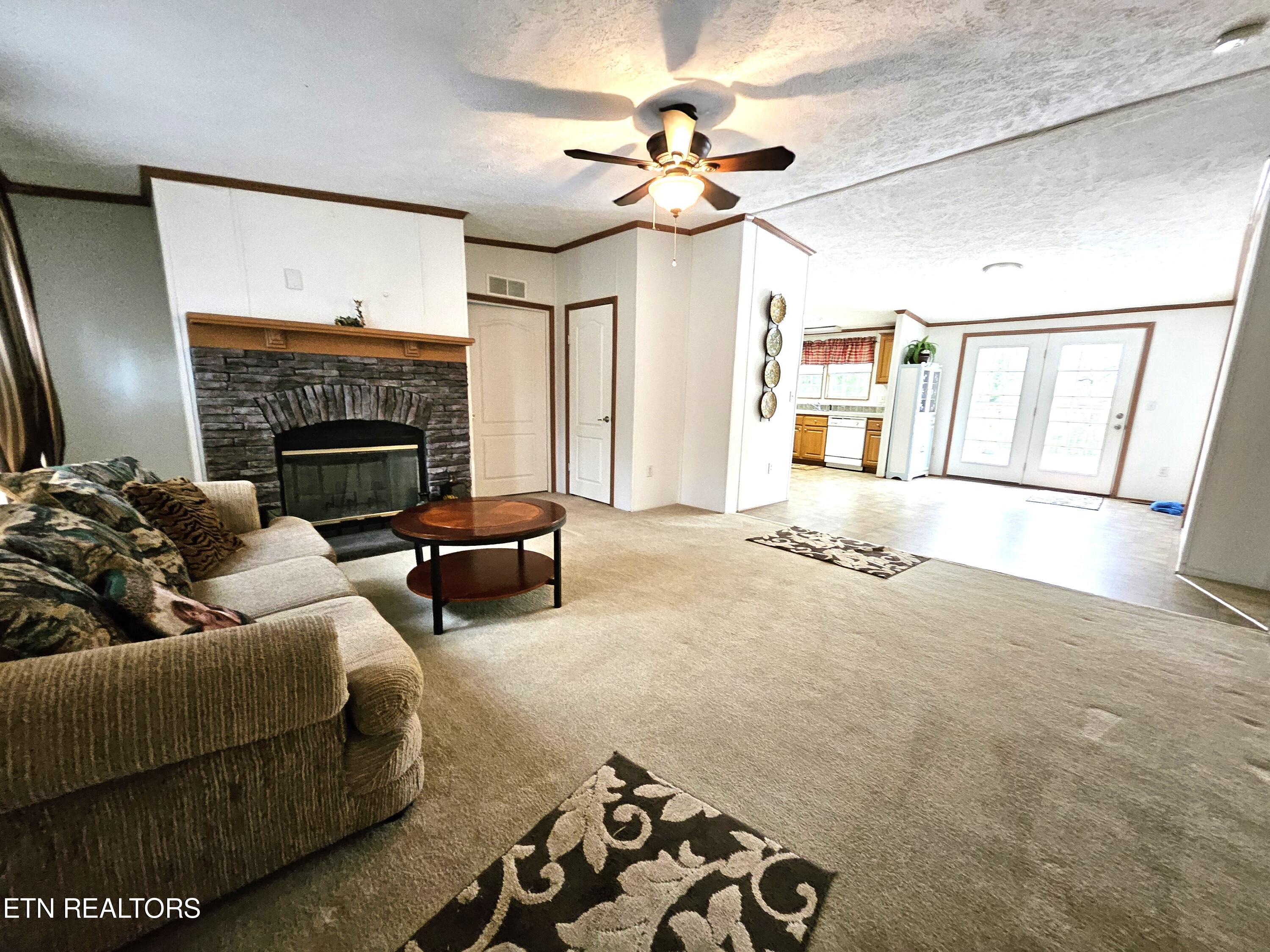 275 Ollis Road Oliver Springs, TN 37840 - Photo 2 of 26 Formal LR