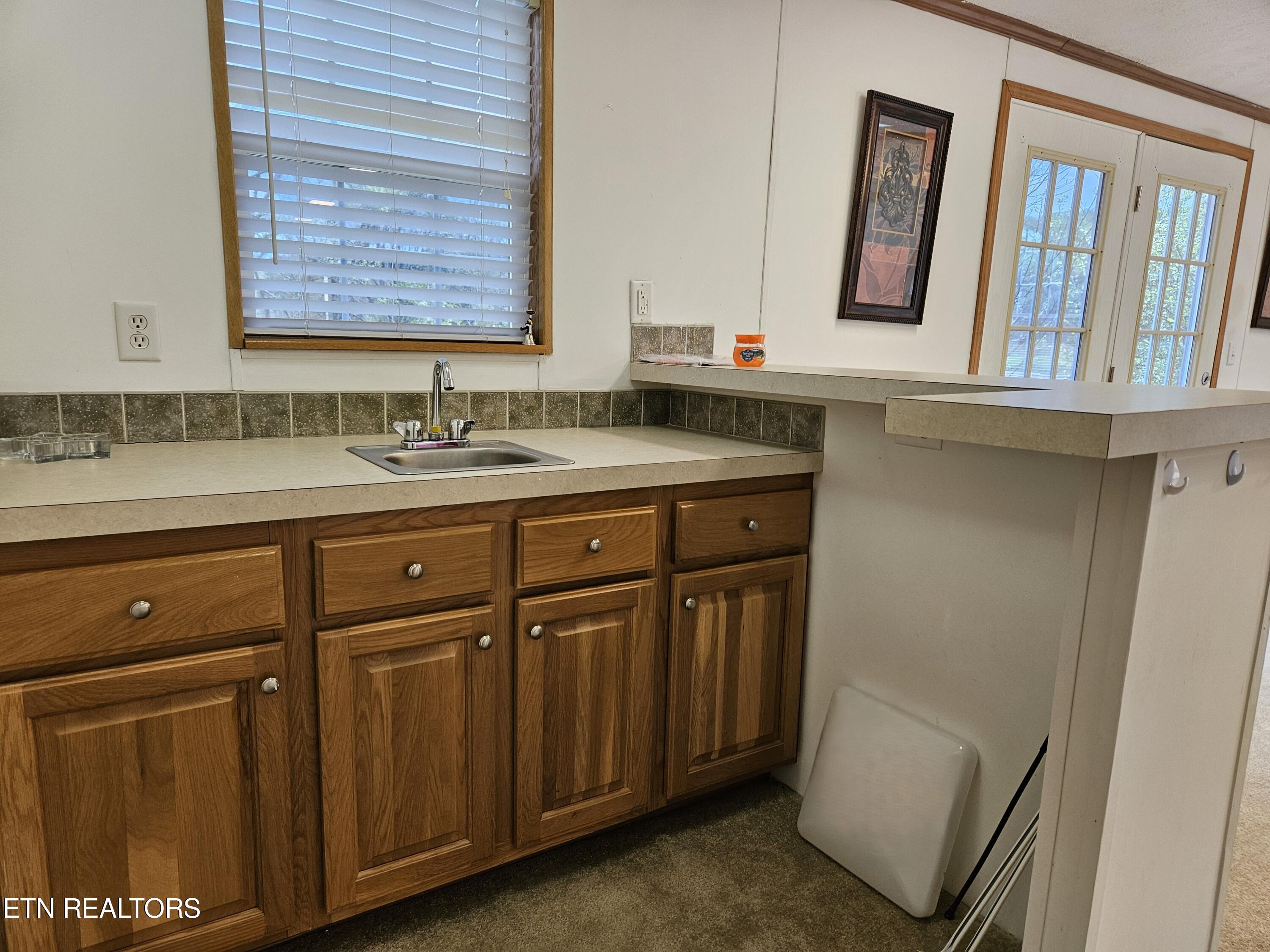 275 Ollis Road Oliver Springs, TN 37840 - Photo 21 of 26 Wet Bar in Rec Room