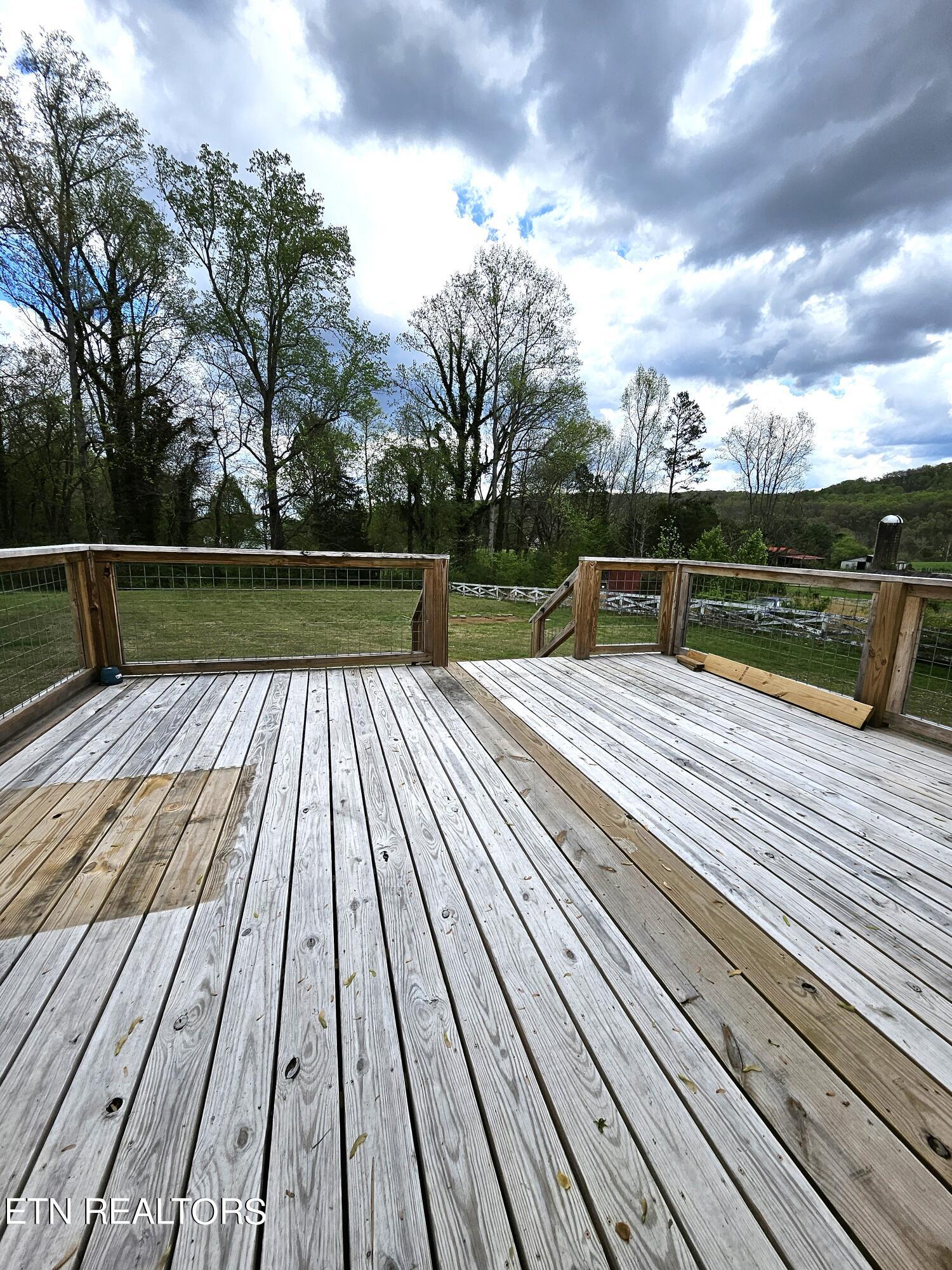275 Ollis Road Oliver Springs, TN 37840 - Photo 7 of 26 Deck