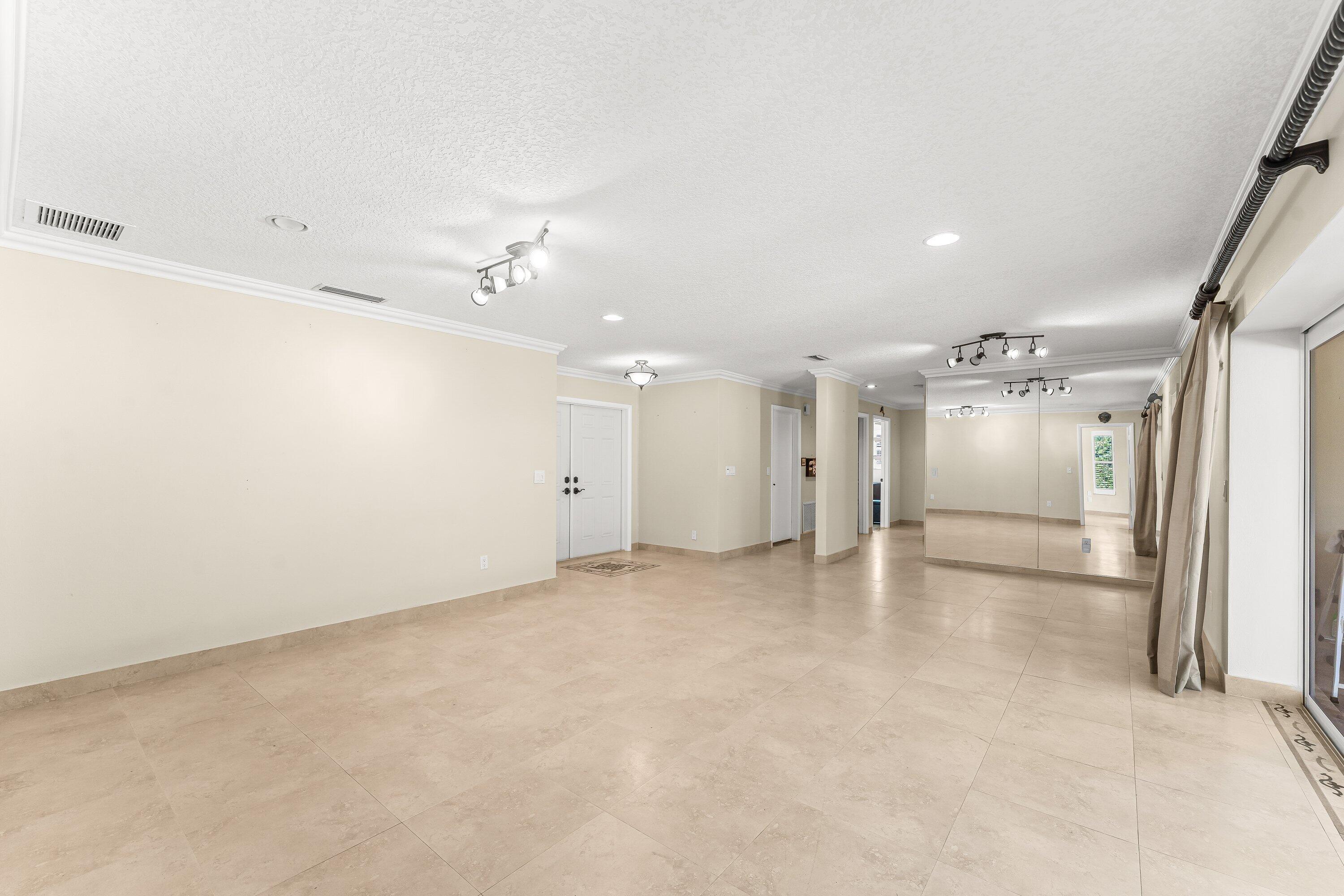 2301 Banyan Road Boca Raton, FL 33432 - Photo 12 of 48 017-2301BanyanRoad-BocaRaton-FL-33432-SM