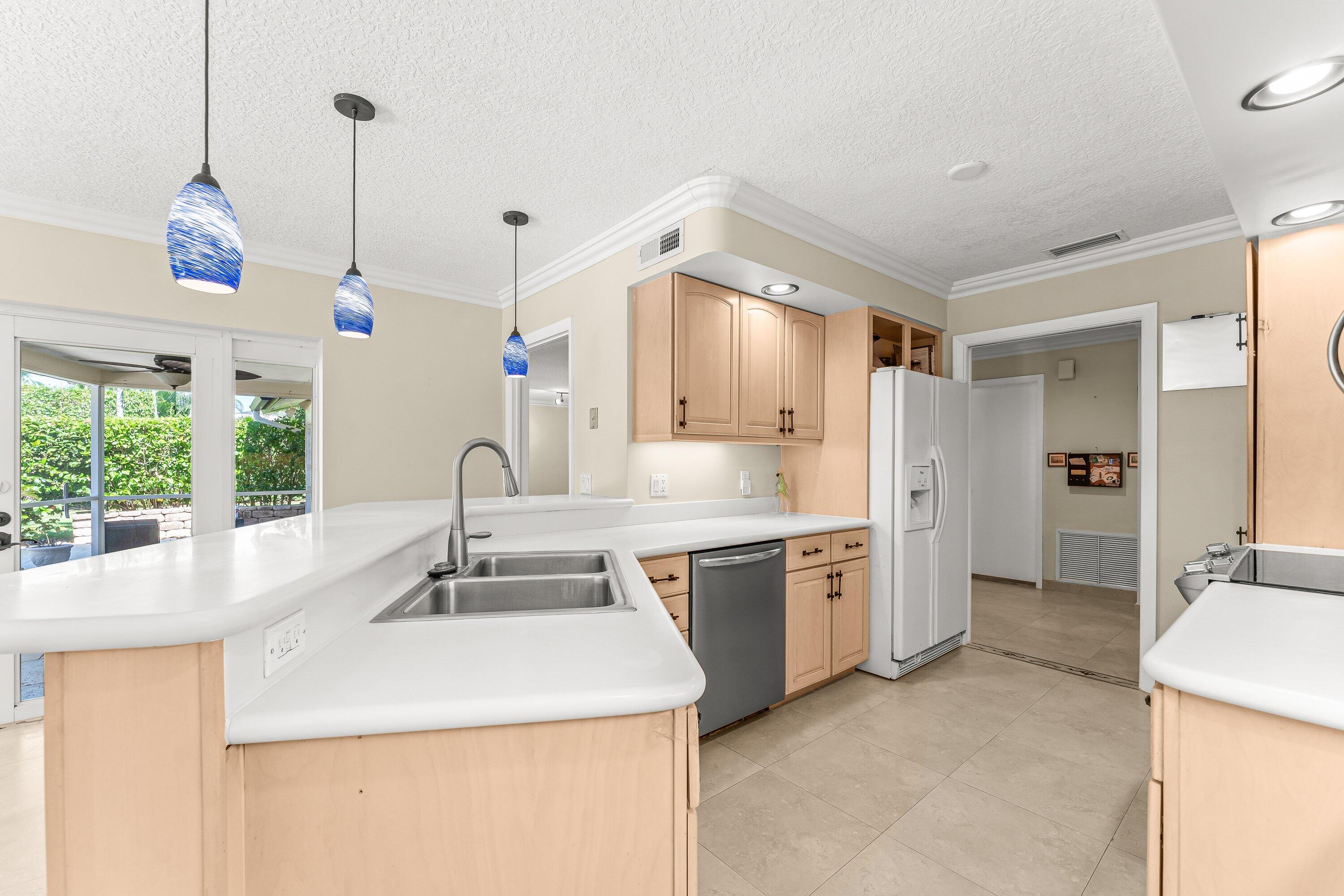 2301 Banyan Road Boca Raton, FL 33432 - Photo 16 of 48 011-2301BanyanRoad-BocaRaton-FL-33432-SM