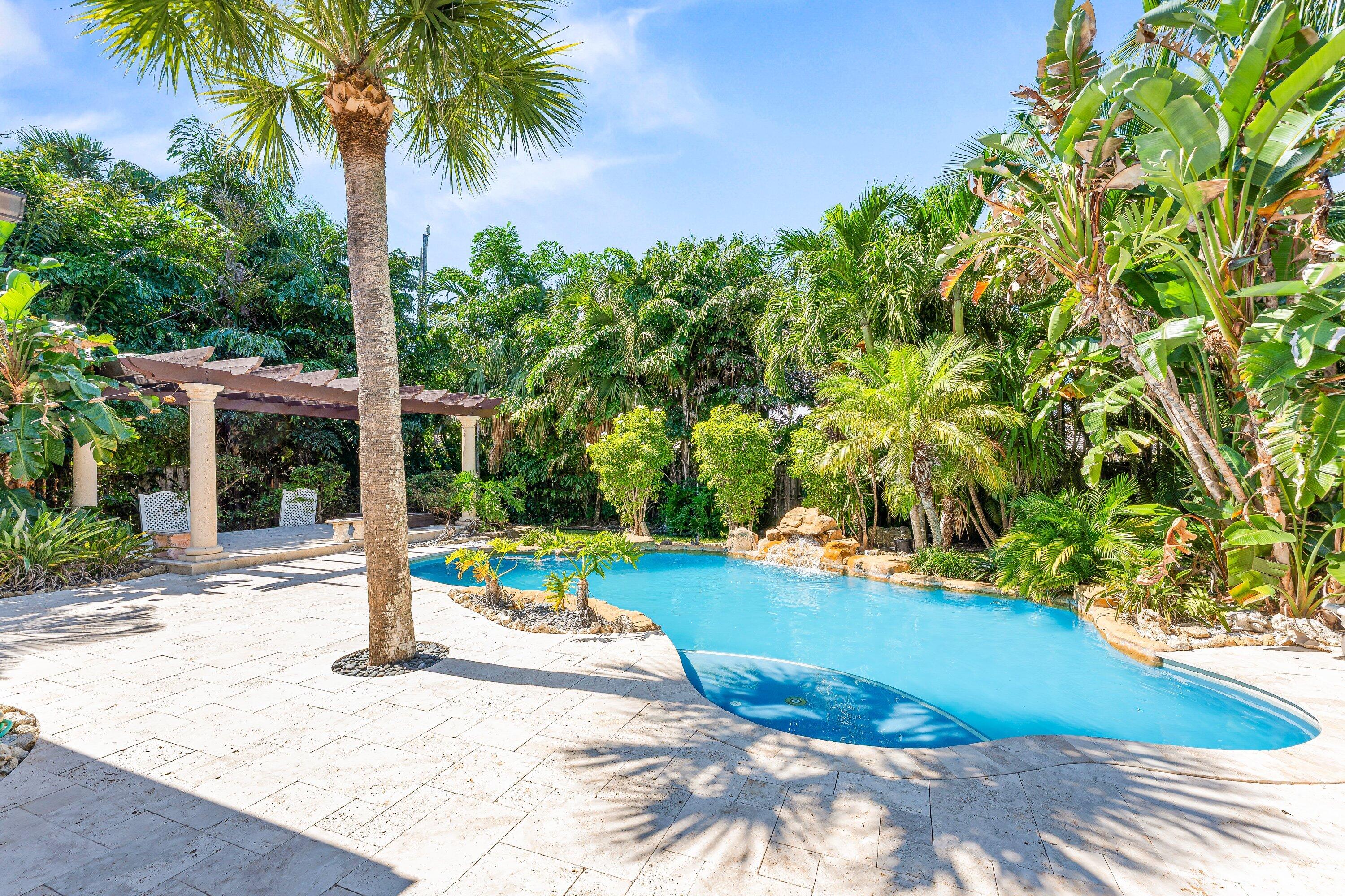 2301 Banyan Road Boca Raton, FL 33432 - Photo 29 of 48 036-2301BanyanRoad-BocaRaton-FL-33432-SM