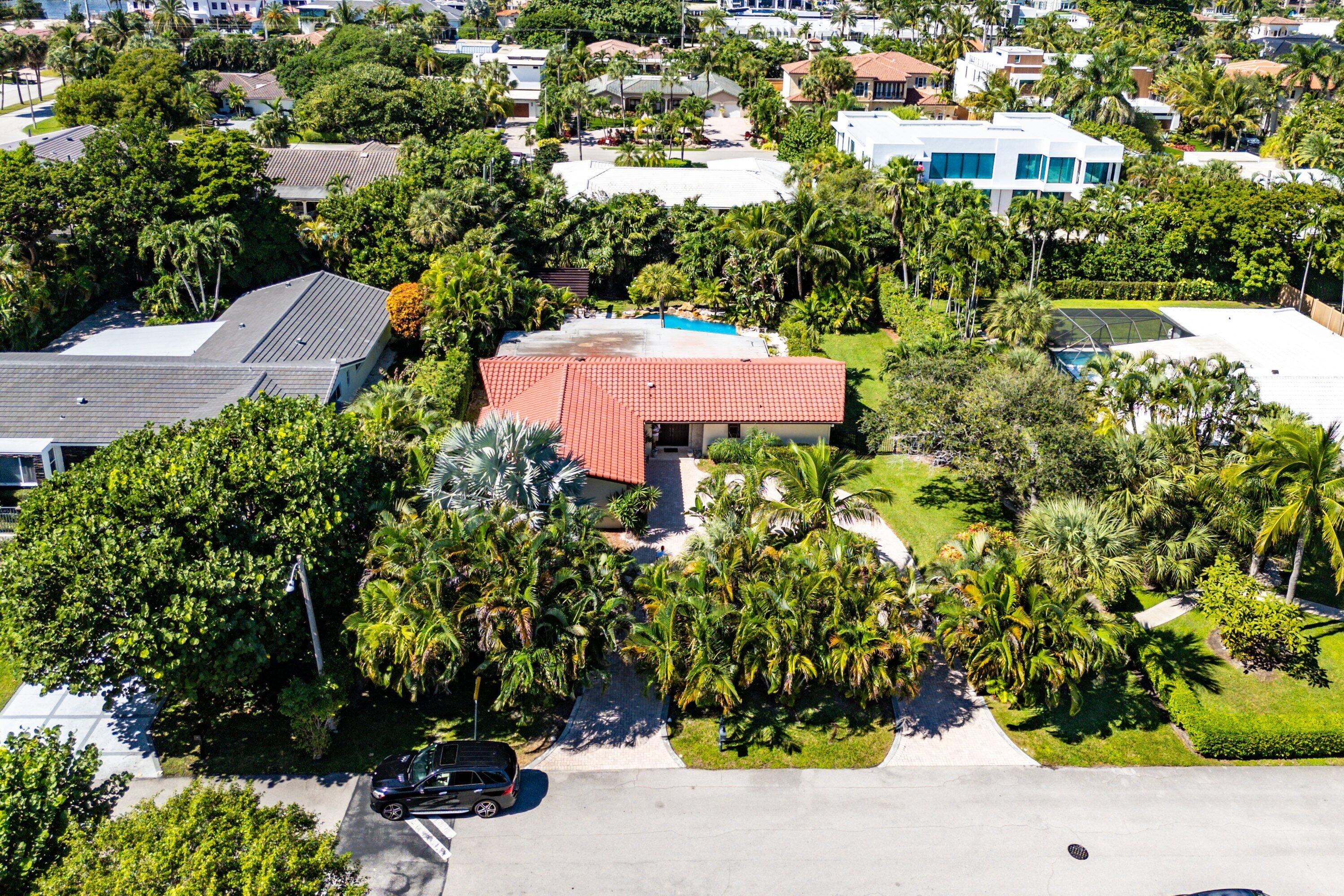 2301 Banyan Road Boca Raton, FL 33432 - Photo 4 of 48 041-2301BanyanRoad-BocaRaton-FL-33432-SM