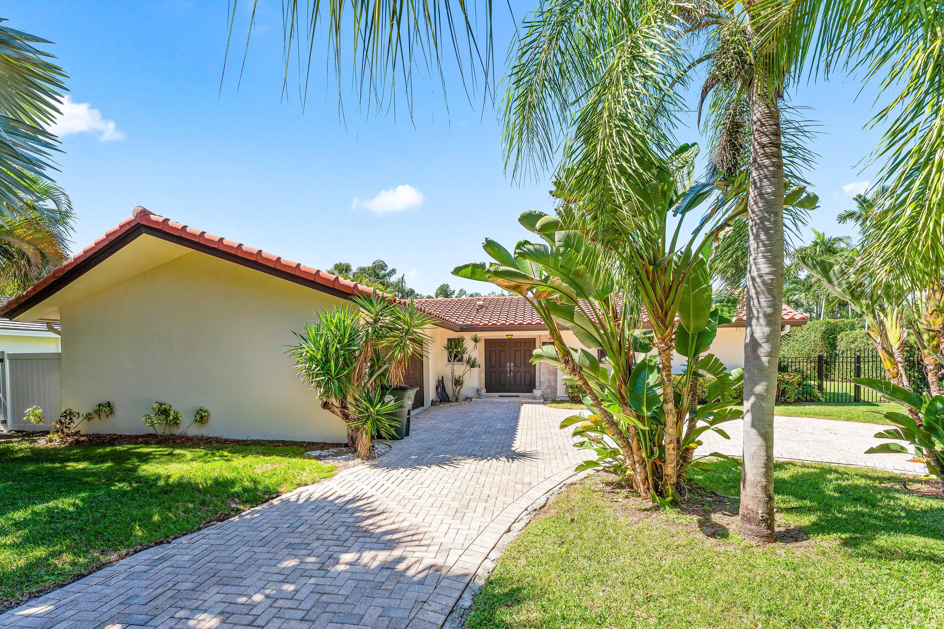 2301 Banyan Road Boca Raton, FL 33432 - Photo 5 of 48 003-2301BanyanRoad-BocaRaton-FL-33432-SM