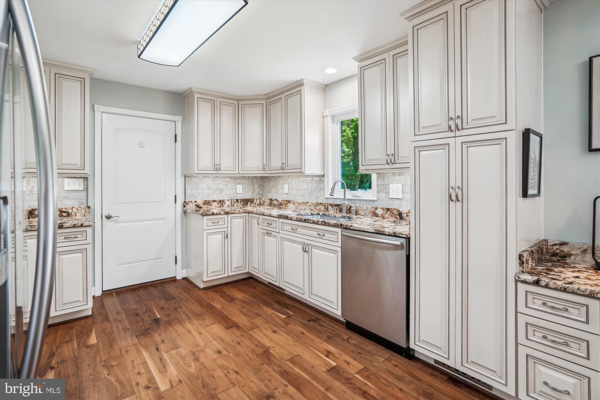8122 Elizabeth Road Pasadena, MD 21122 - Photo 15 of 40 Wood Floors
