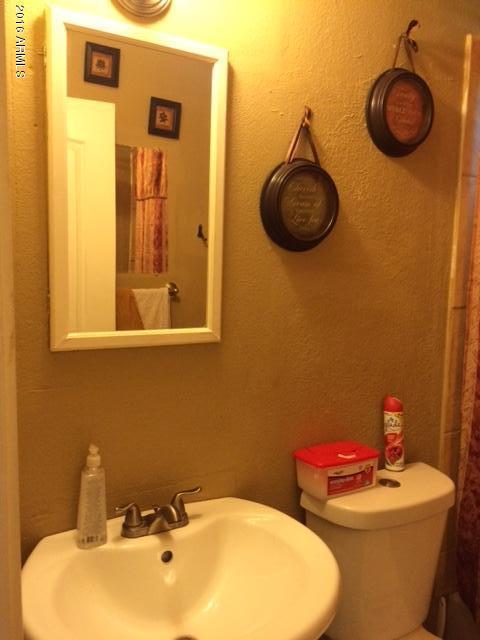 3745 West Osborn Road Phoenix, AZ 85019 - Photo 6 of 12 Osborn bathroom 3