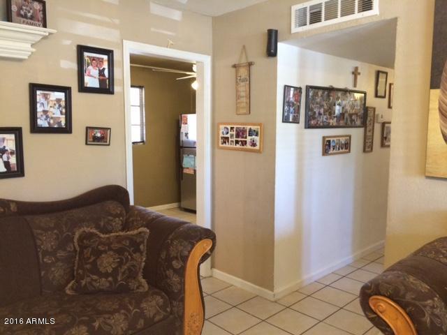 3745 West Osborn Road Phoenix, AZ 85019 - Photo 8 of 12 Osborn living room5