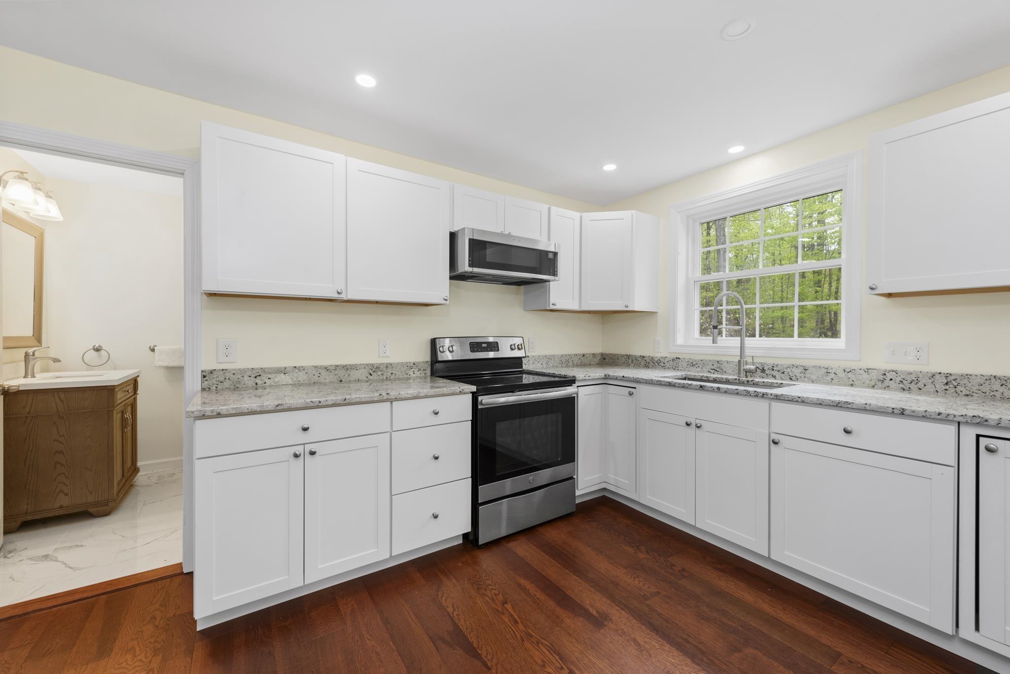 44 Loop Drive Rumney, NH 03266 - Photo 7 of 28