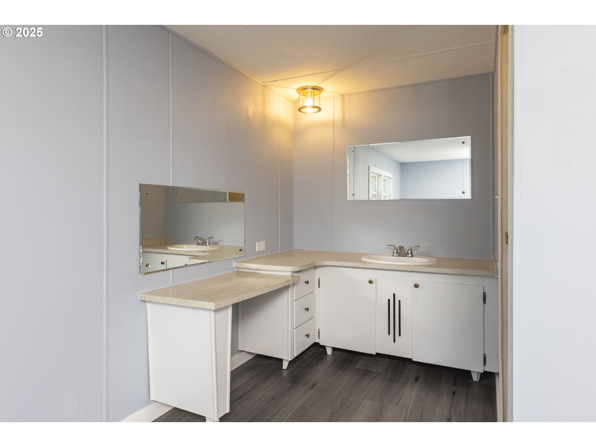 11624 Southwest Royal Villa Drive Portland, OR 97224 - Photo 29 of 43