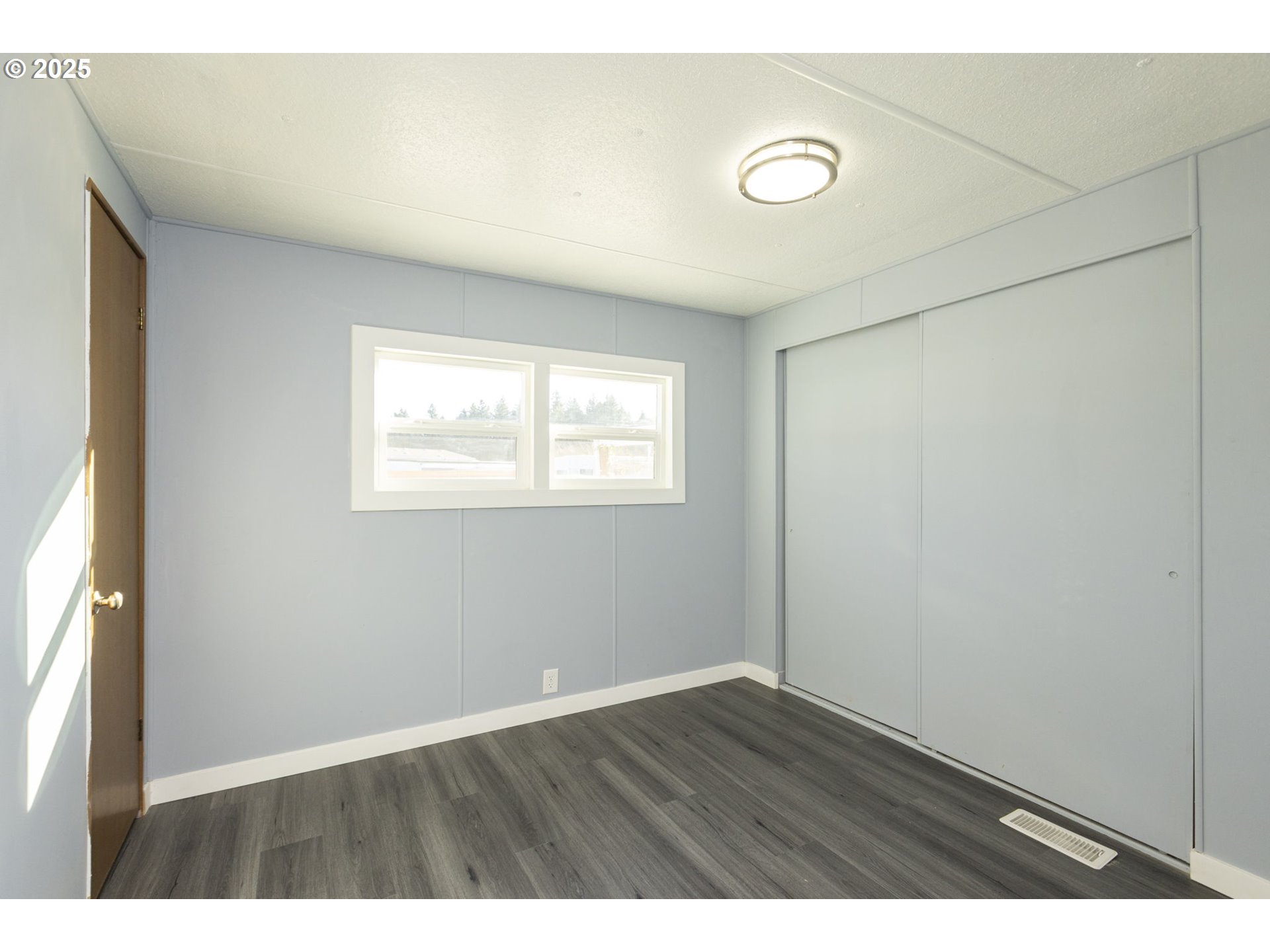 11624 Southwest Royal Villa Drive Portland, OR 97224 - Photo 32 of 43