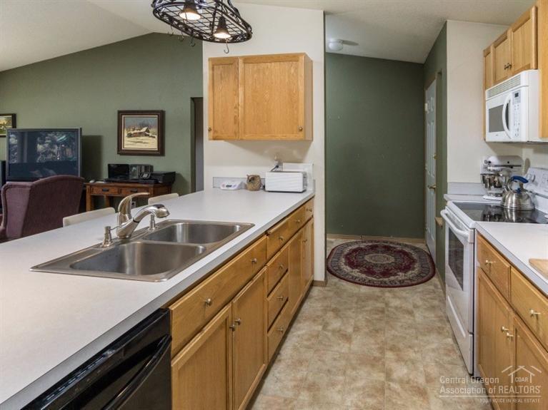 59923 Hopi Road Bend, OR 97702 - Photo 6 of 16 Additional Photo