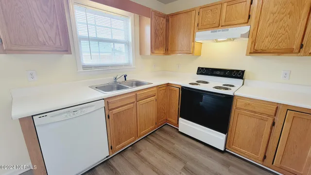 $1,884 | 703 Nut Bush Court, Wilmington, NC 28411