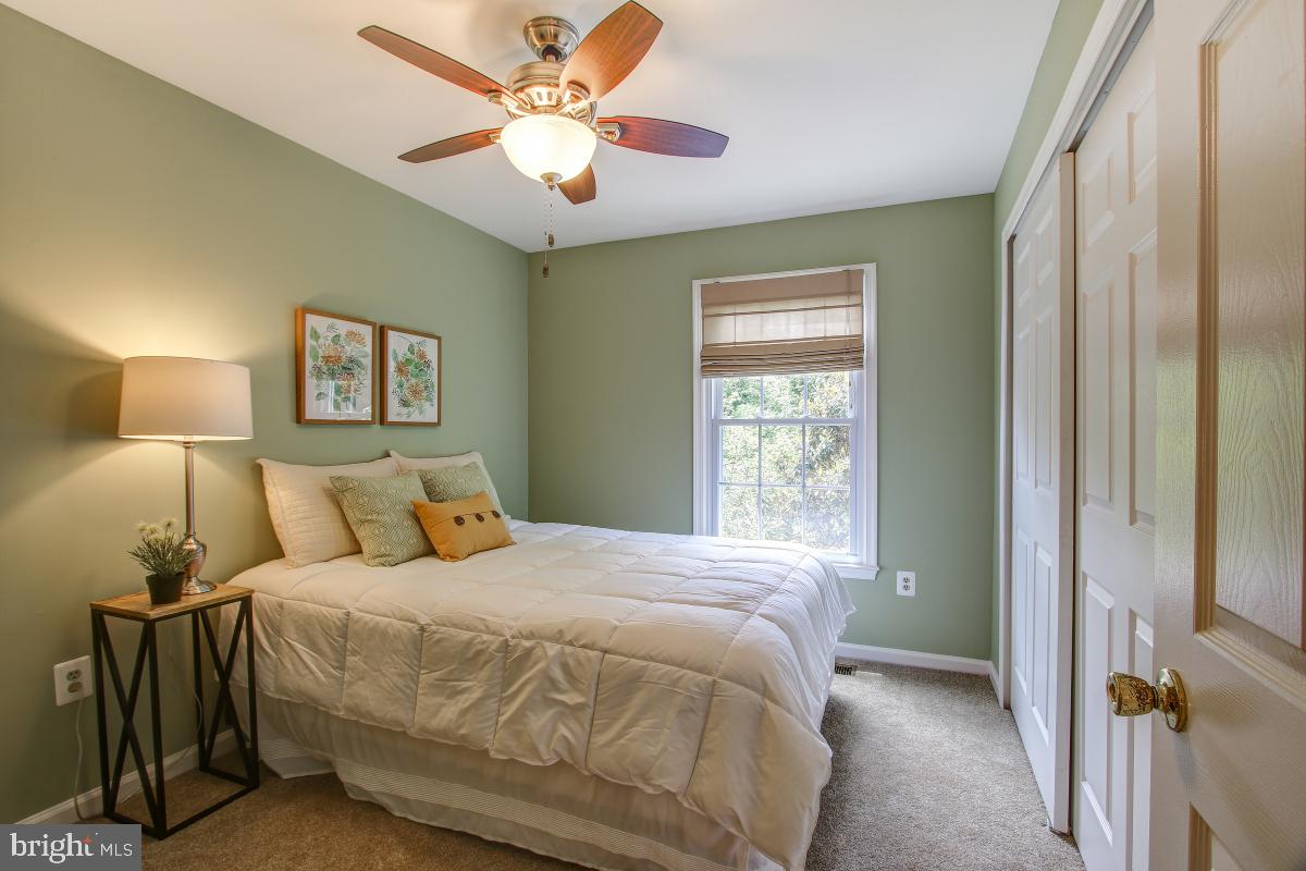 3856 Inverness Road Fairfax, VA 22033 - Photo 29 of 42 Bedroom # 2 with Double Closet and Ceiling Fan