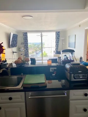 $2,000 | 1391 South Ocean Boulevard, Unit 1104, Pompano Beach, FL 33062