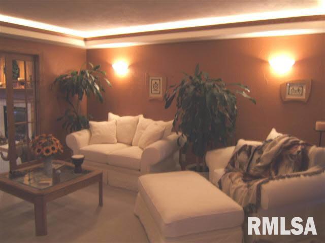 2106 Scenic Ridge De Witt, IA 52742 - Photo 3 of 9 Gallery Image 3