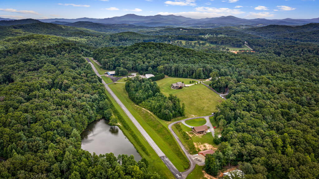 179 Cessna Loop Blue Ridge, GA 30513 - Photo 48 of 104 Gallery Image 48