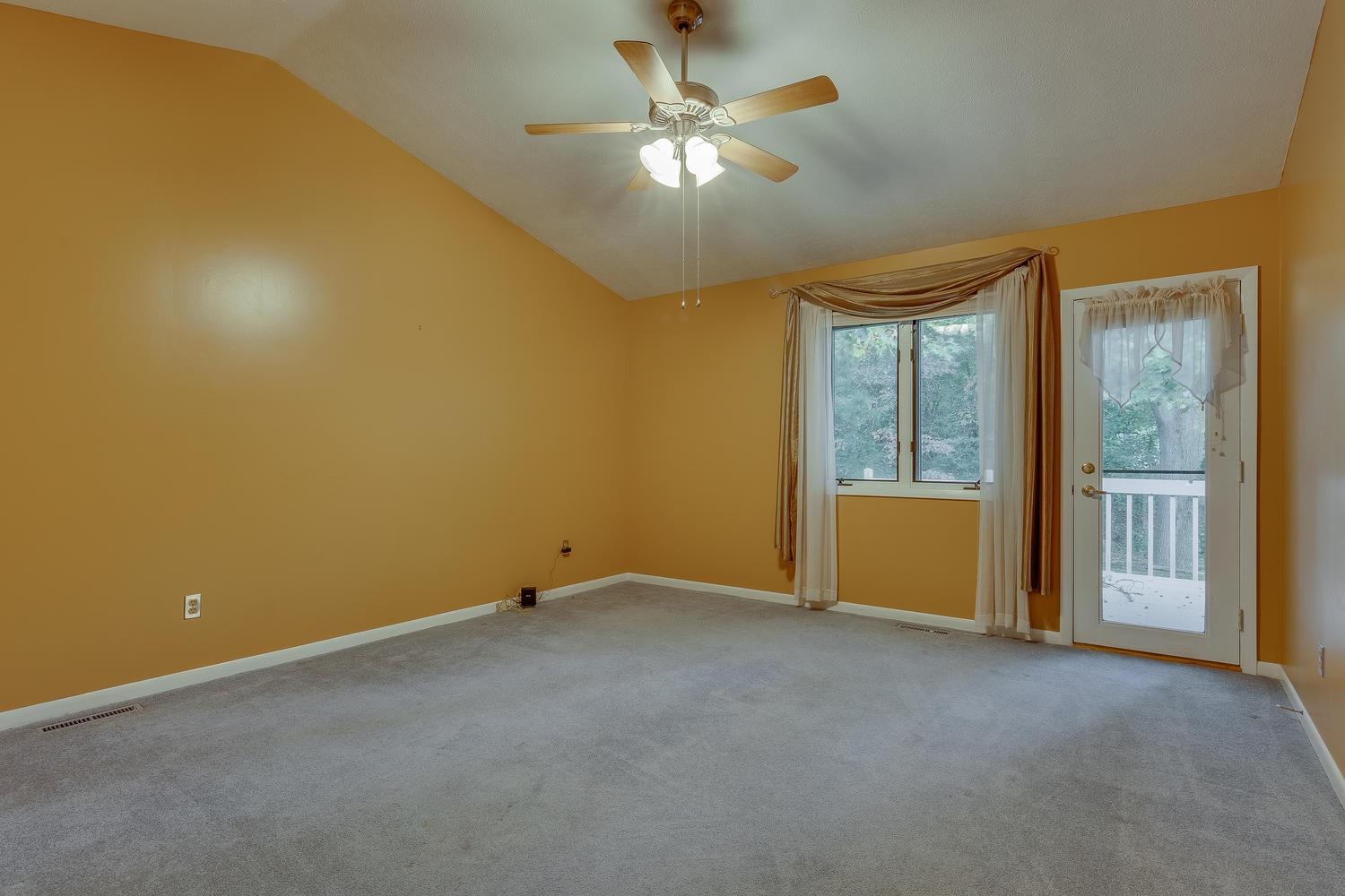 17427 Woodhurst Road Granger, IN 46530 - Photo 14 of 34 Gallery Image 14