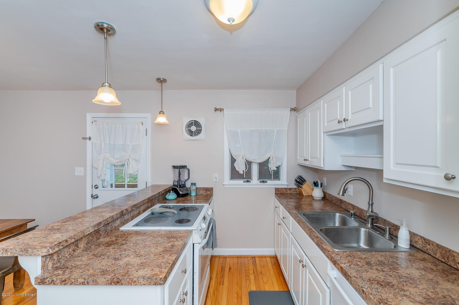 3608 Dell Road Jeffersontown, KY 40299 - Photo 11 of 42 10