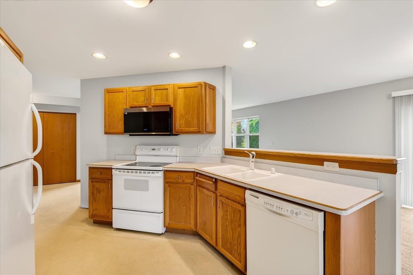 1331 Swordleaf Lane Sun Prairie, WI 53590 - Photo 8 of 29