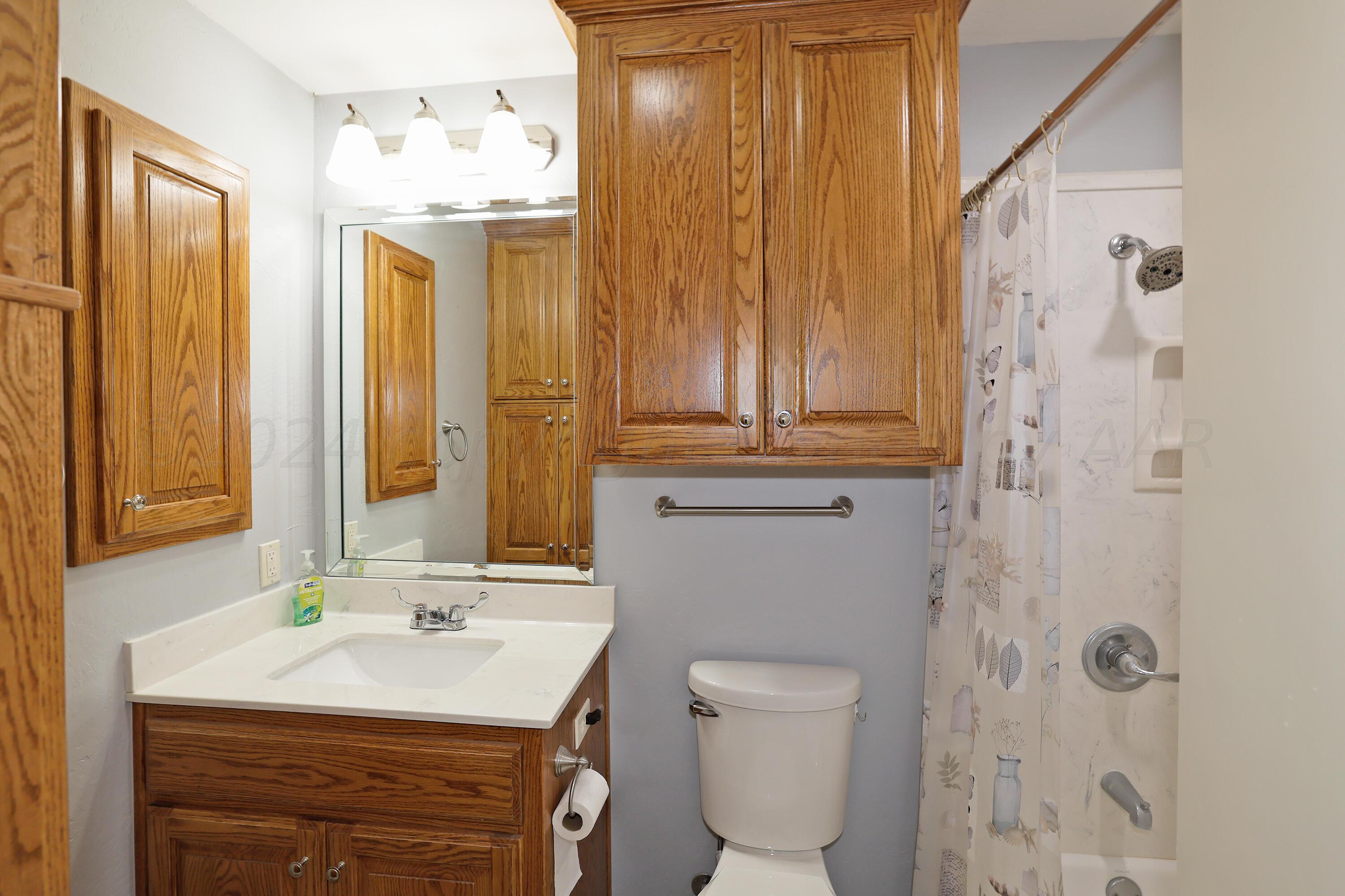 5305 Alvarado Road Amarillo, TX 79106 - Photo 17 of 23 Bathroom