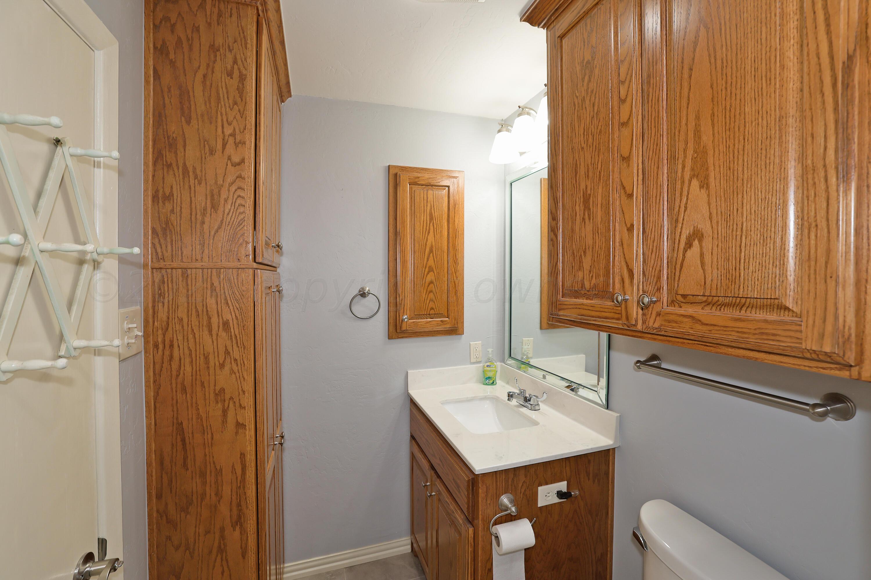 5305 Alvarado Road Amarillo, TX 79106 - Photo 18 of 23 Bathroom2