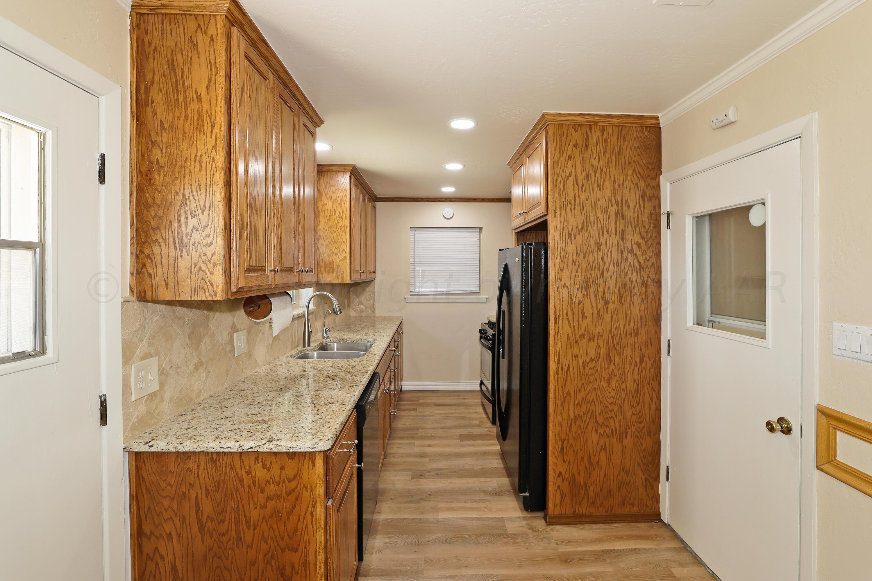 5305 Alvarado Road Amarillo, TX 79106 - Photo 8 of 23 Kitchen