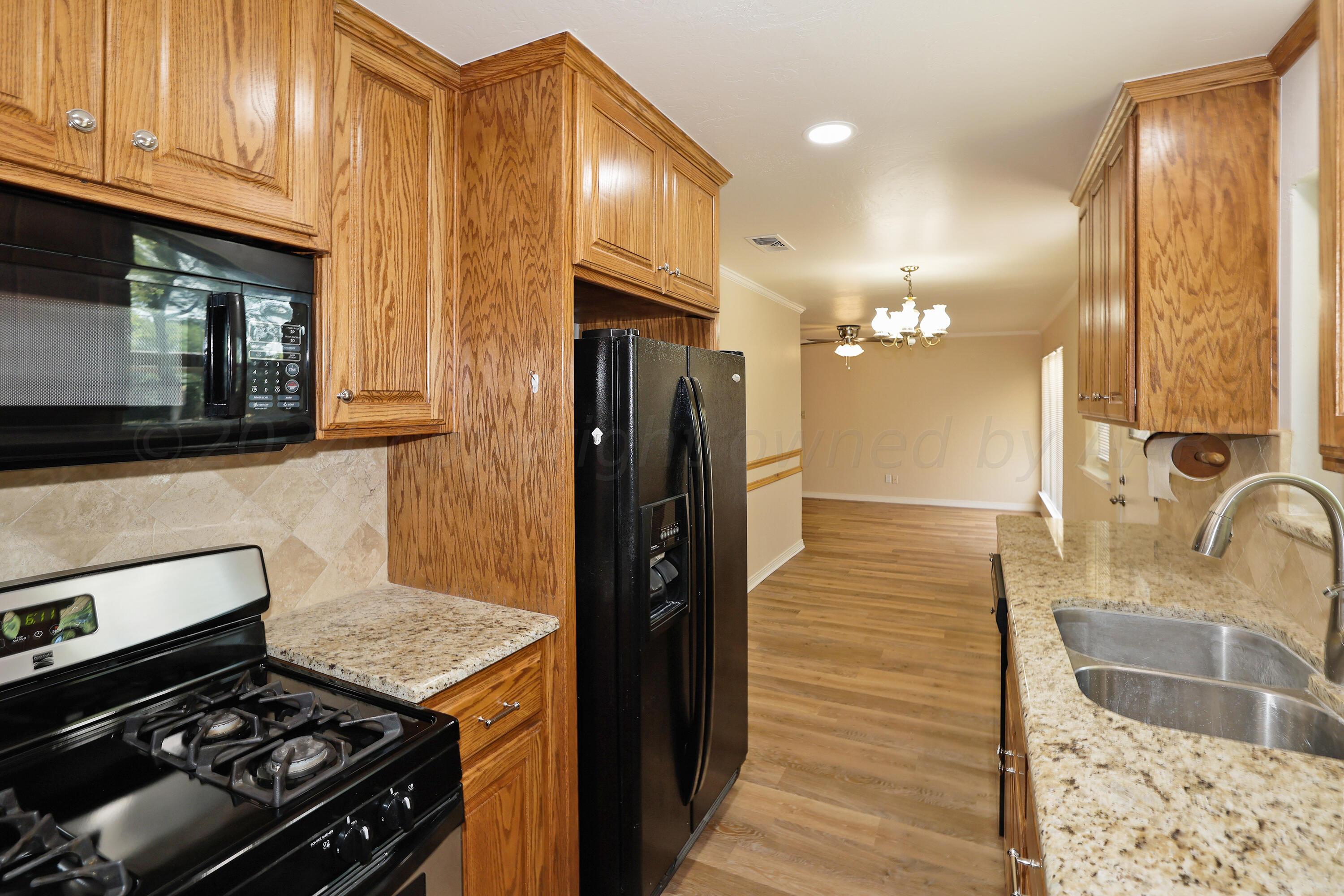 5305 Alvarado Road Amarillo, TX 79106 - Photo 9 of 23 Kitchen2