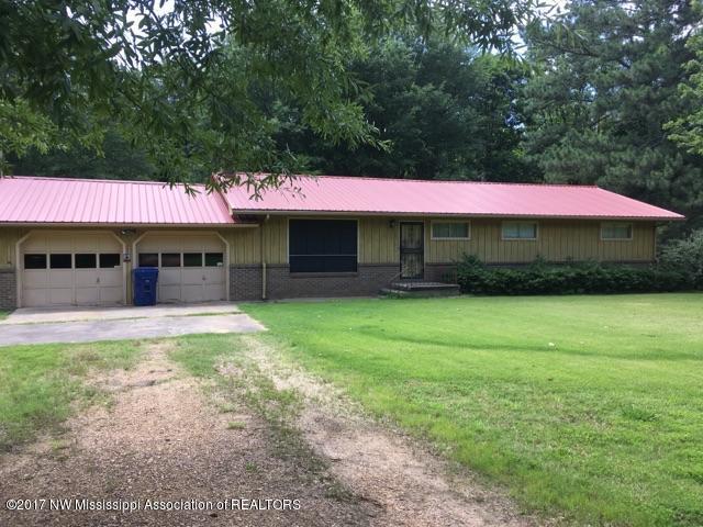 1745 Chapel Hill Road Pope, MS 38658 - Photo 2 of 32 IMG_4947