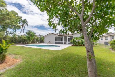 22622 Southwest 65th Avenue Boca Raton, FL 33428 - Photo 37 of 39 backview...