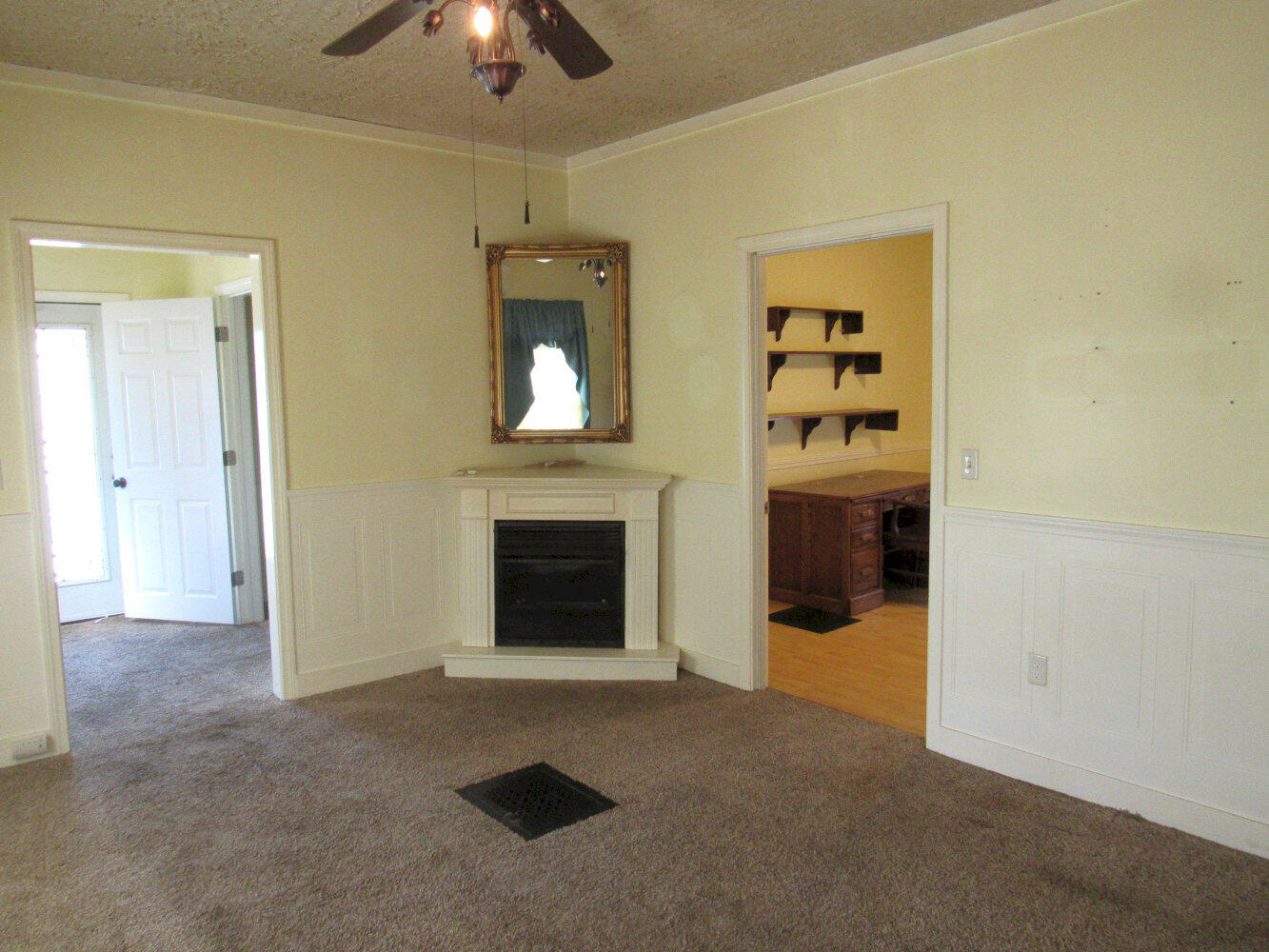 17 North Main Street Solon, ME 04979 - Photo 16 of 47 #16 Living Rm_result