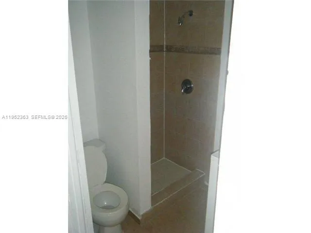 $3,300 | 107 Allen Road, West Park, FL 33023