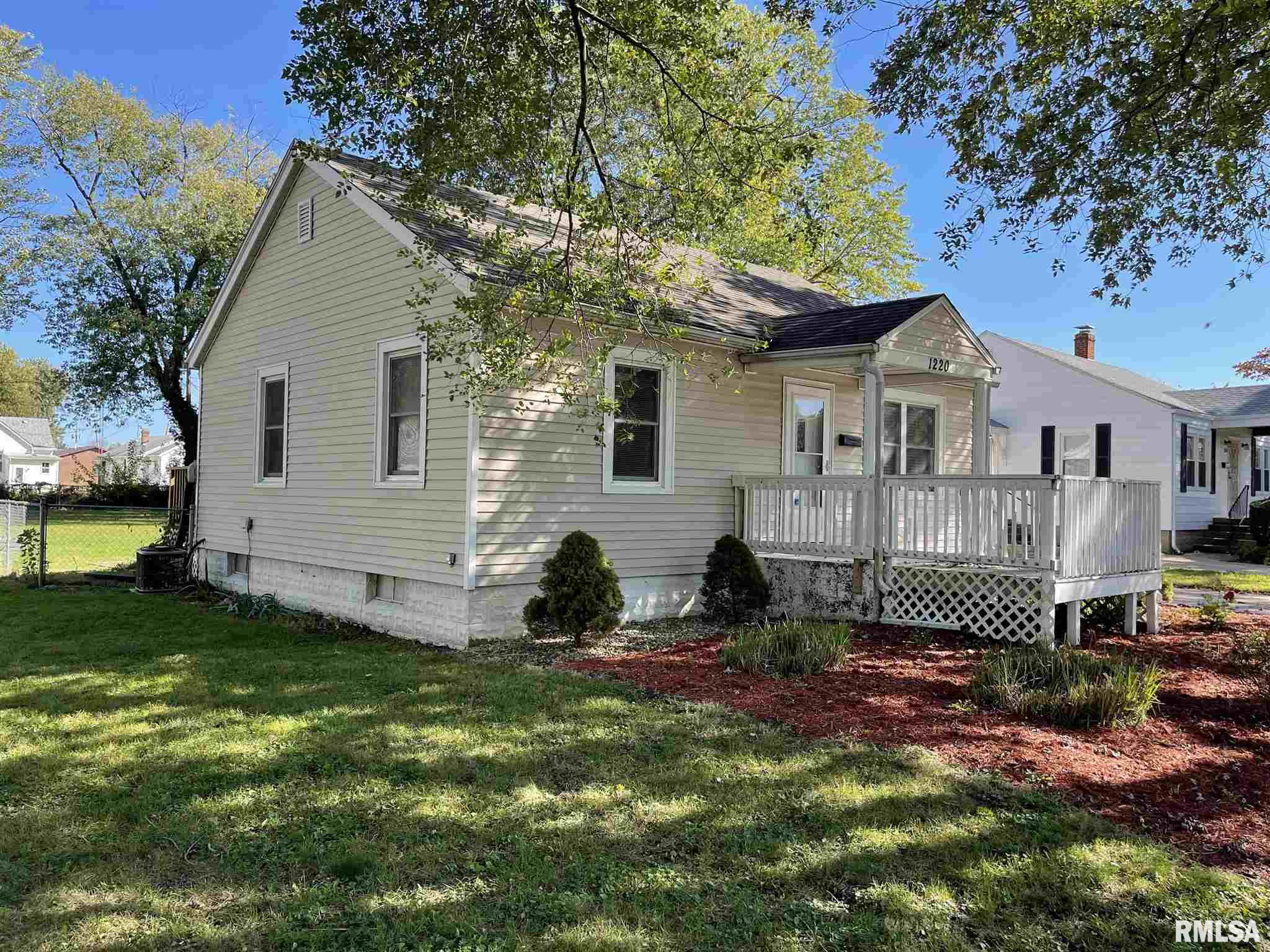 1220 North Rutledge Street Springfield, IL 62702 - Photo 2 of 15