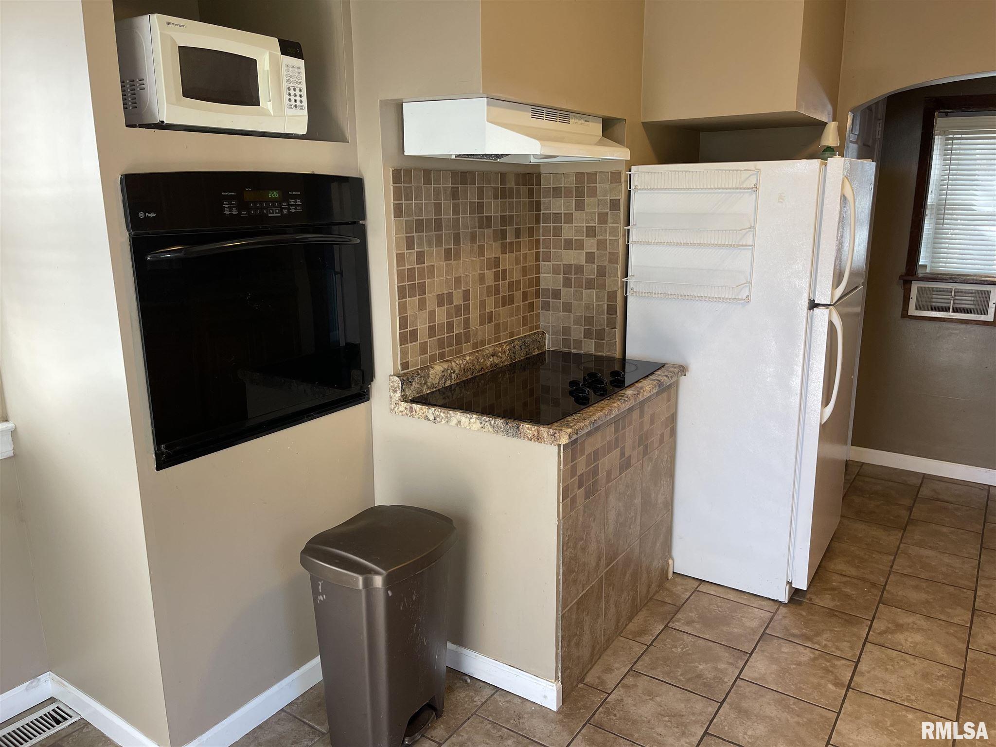 1220 North Rutledge Street Springfield, IL 62702 - Photo 7 of 15
