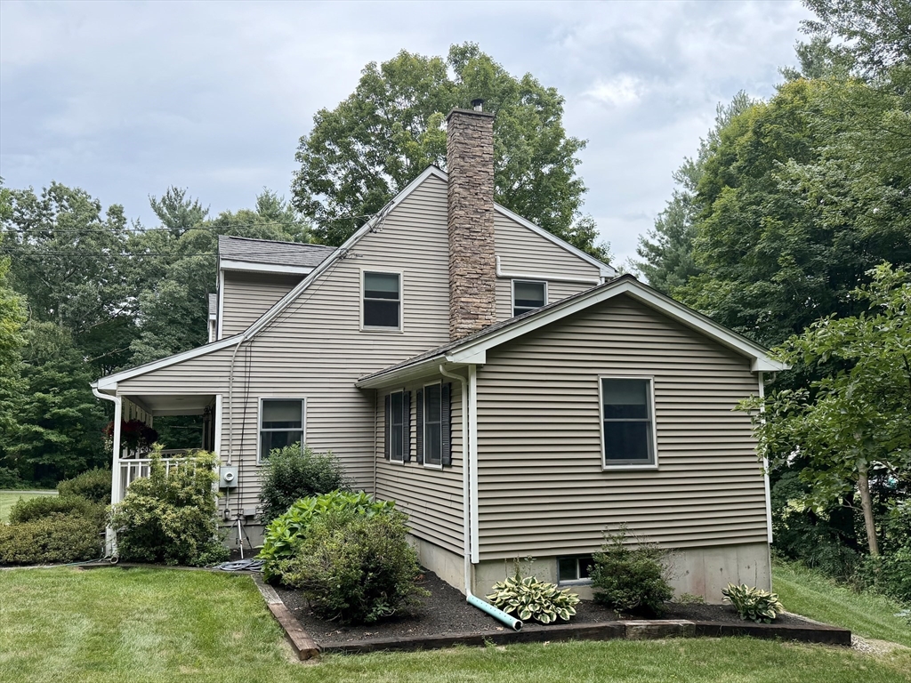 95 Sandgully Road North Deerfield, MA 01373 - Photo 6 of 39 Gallery Image 6