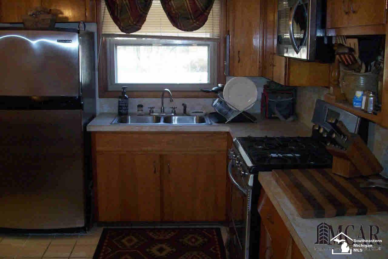 450 Steiner Road Monroe, MI 48162 - Photo 12 of 23 21389212-11.JPG