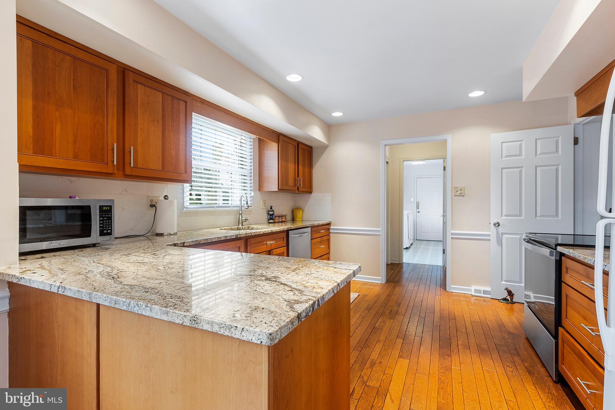 1023 Beaumont Road Berwyn, PA 19312 - Photo 7 of 36