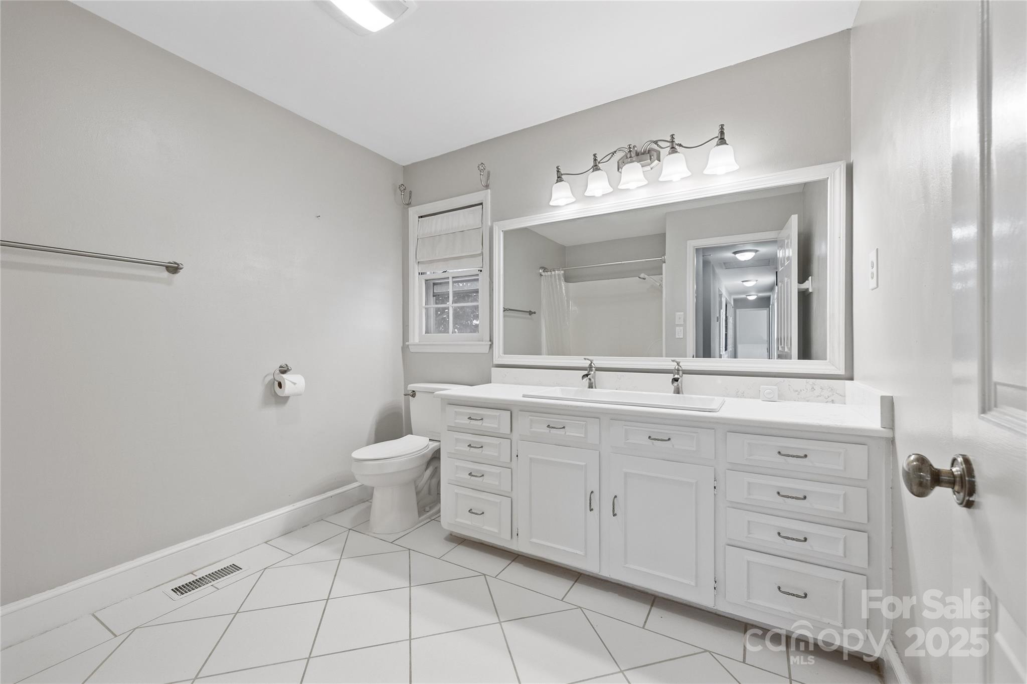 1620 Millbrook Lane Fort Mill, SC 29708 - Photo 13 of 48