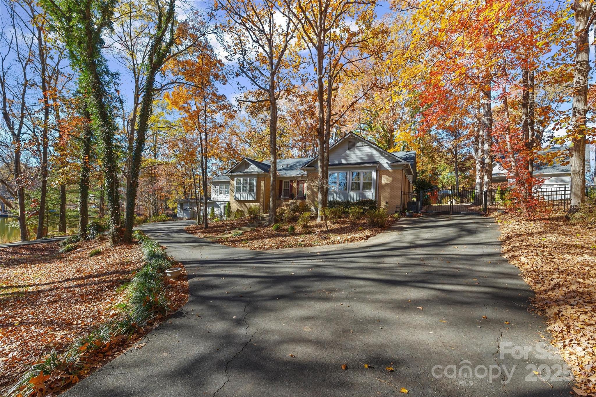 1620 Millbrook Lane Fort Mill, SC 29708 - Photo 34 of 48